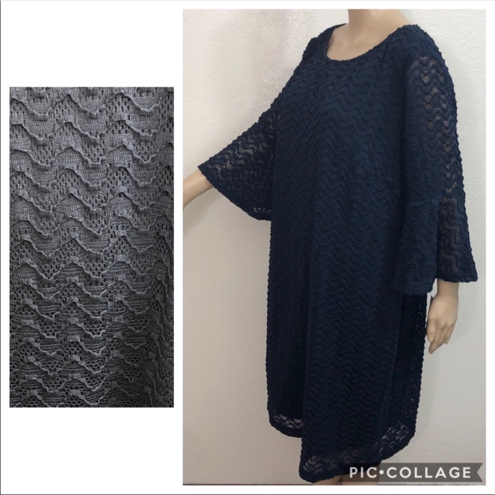 ๐ Sharagano Navy Bell Sleeve Lace Dress